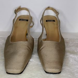 Stuart Weitzman Slingbacks Short Pump Heel